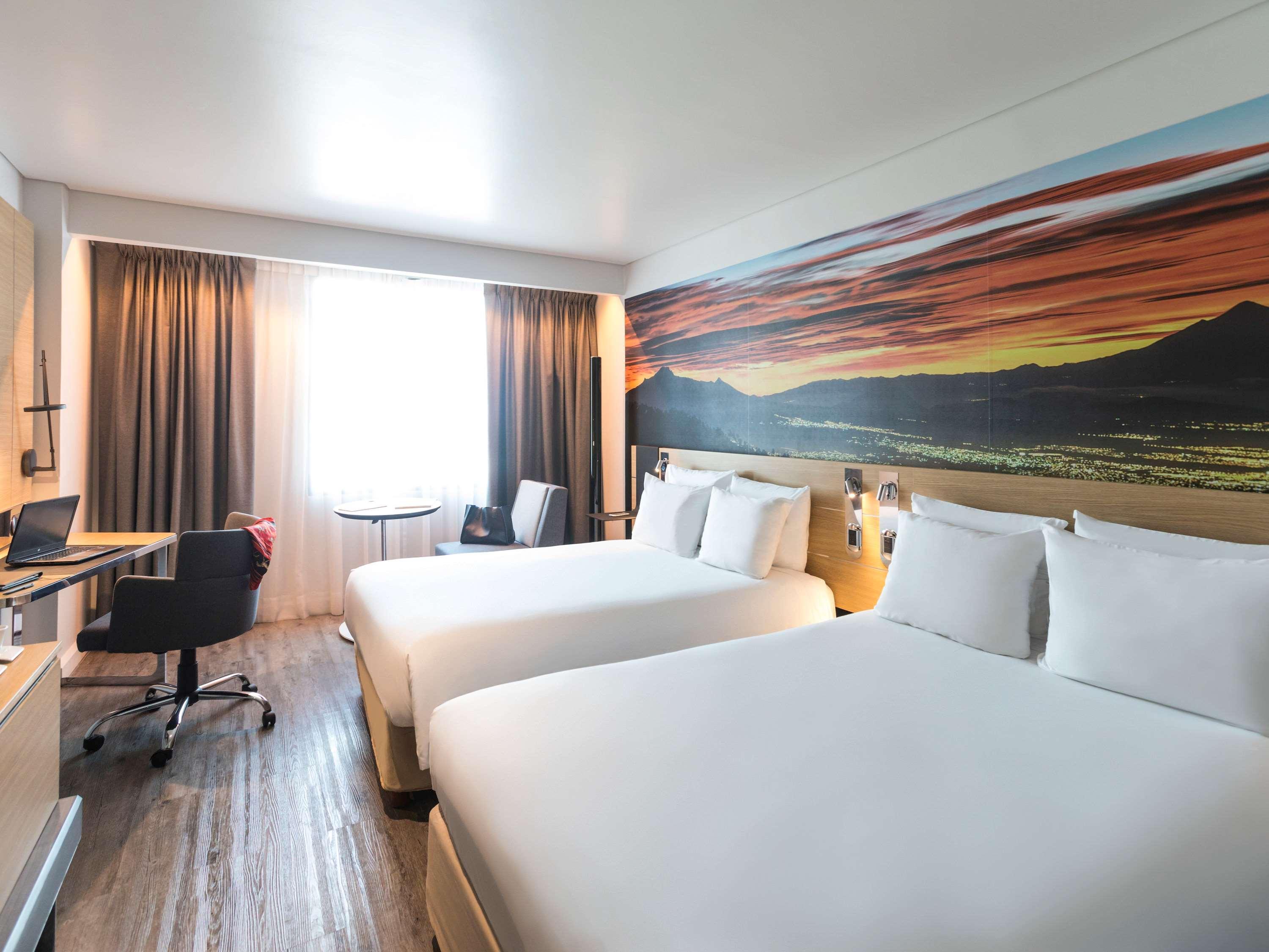 Novotel Mexico City Santa Fe Экстерьер фото