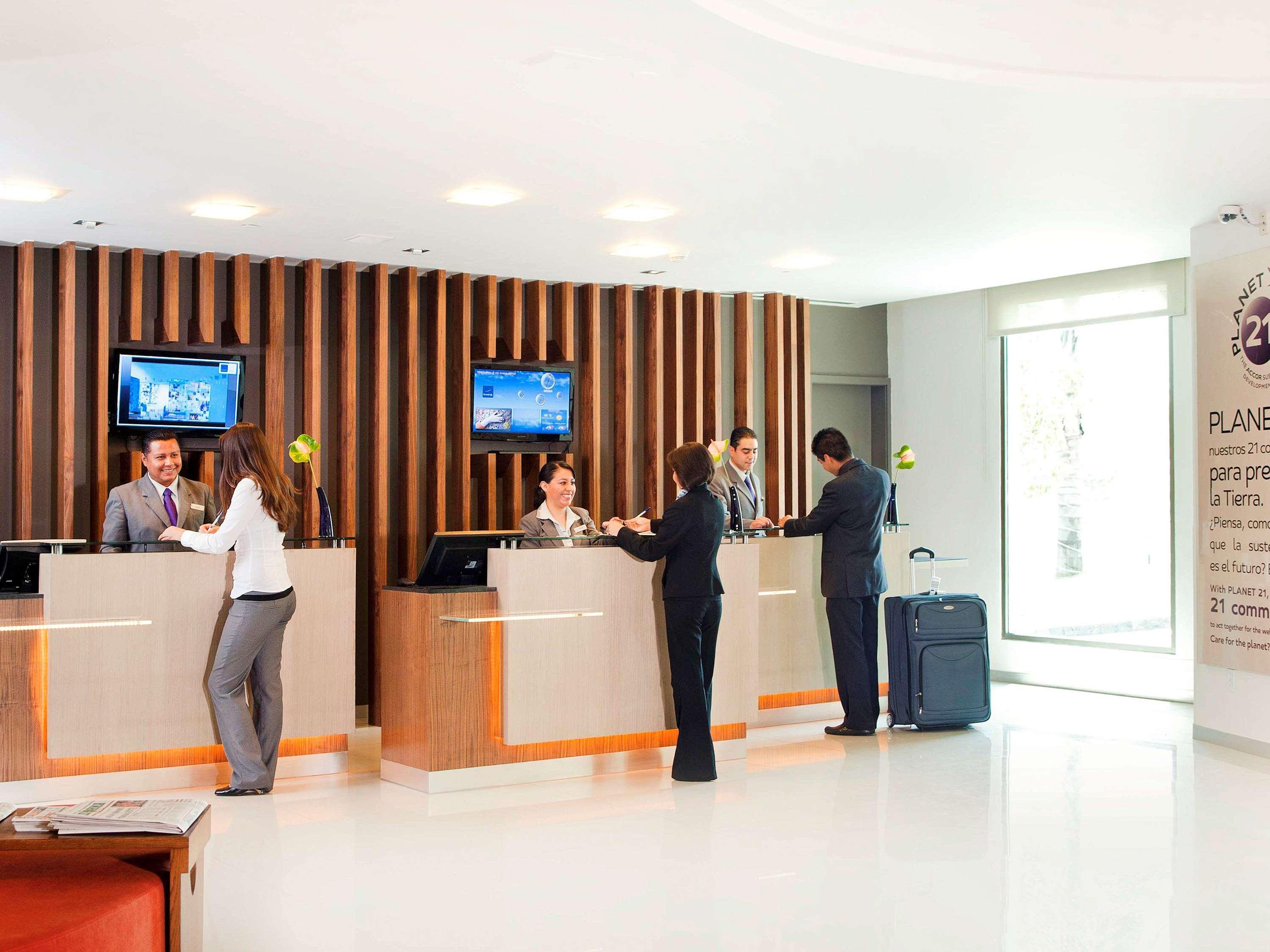Novotel Mexico City Santa Fe Экстерьер фото